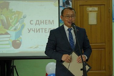 Депутаты поздравили учителей